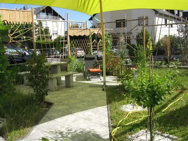 Diamanthaus 1 Homestay *